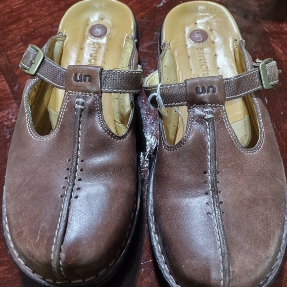 (SH137) Un Structured by Clarke, M, Clogs, flats, size 8M. - Picture 1 of 8